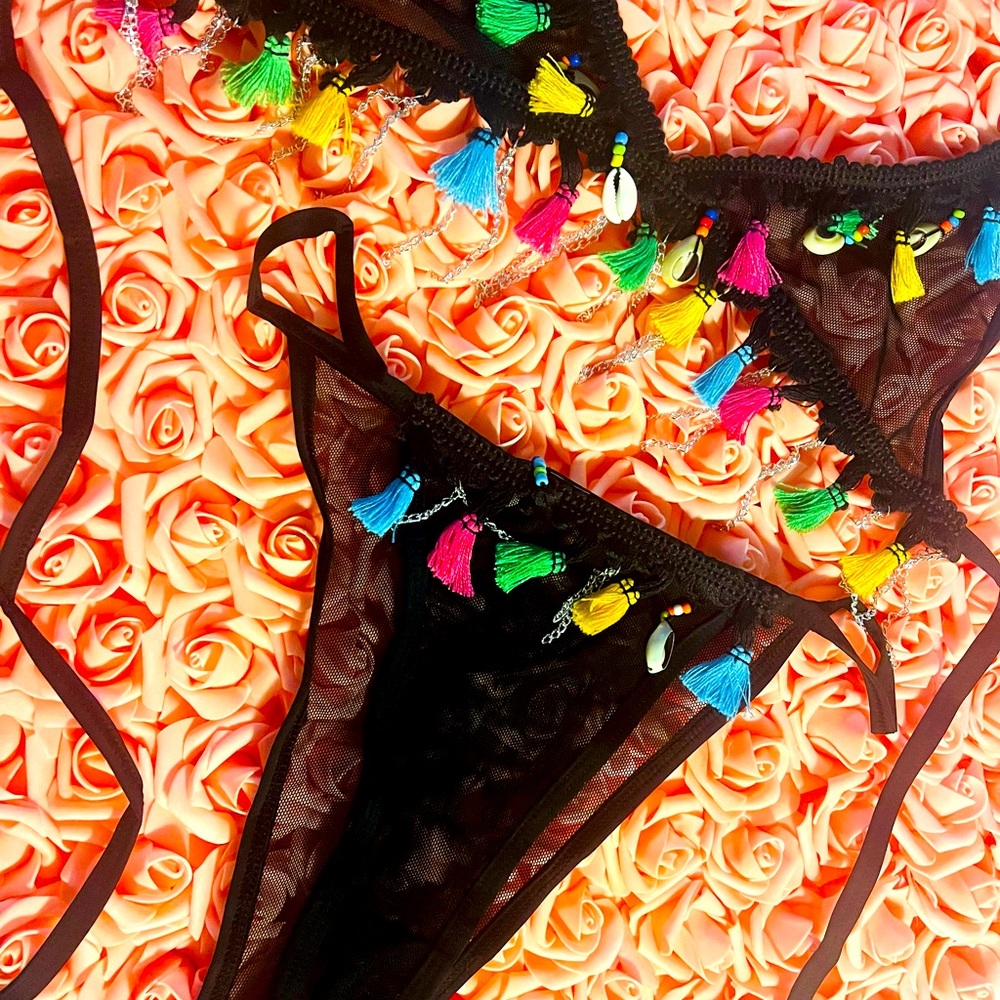 Takes Two 2 Tassel Set